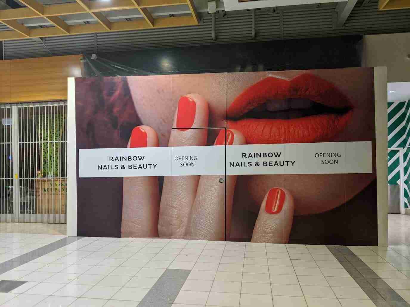 Beauty salon advertisement, opening soon